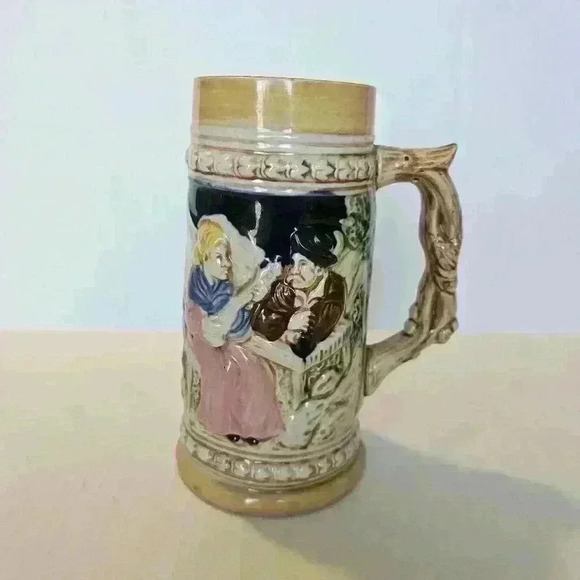 A beer stein 7 in tall. - Picture 1 of 4
